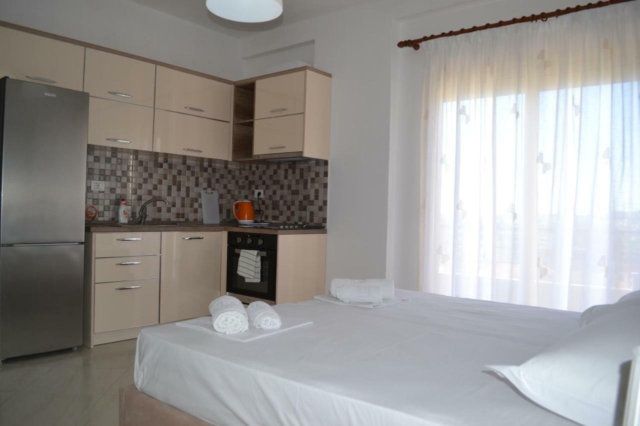 Seaview Bay Studio & Private Garage Vlorë Buitenkant foto