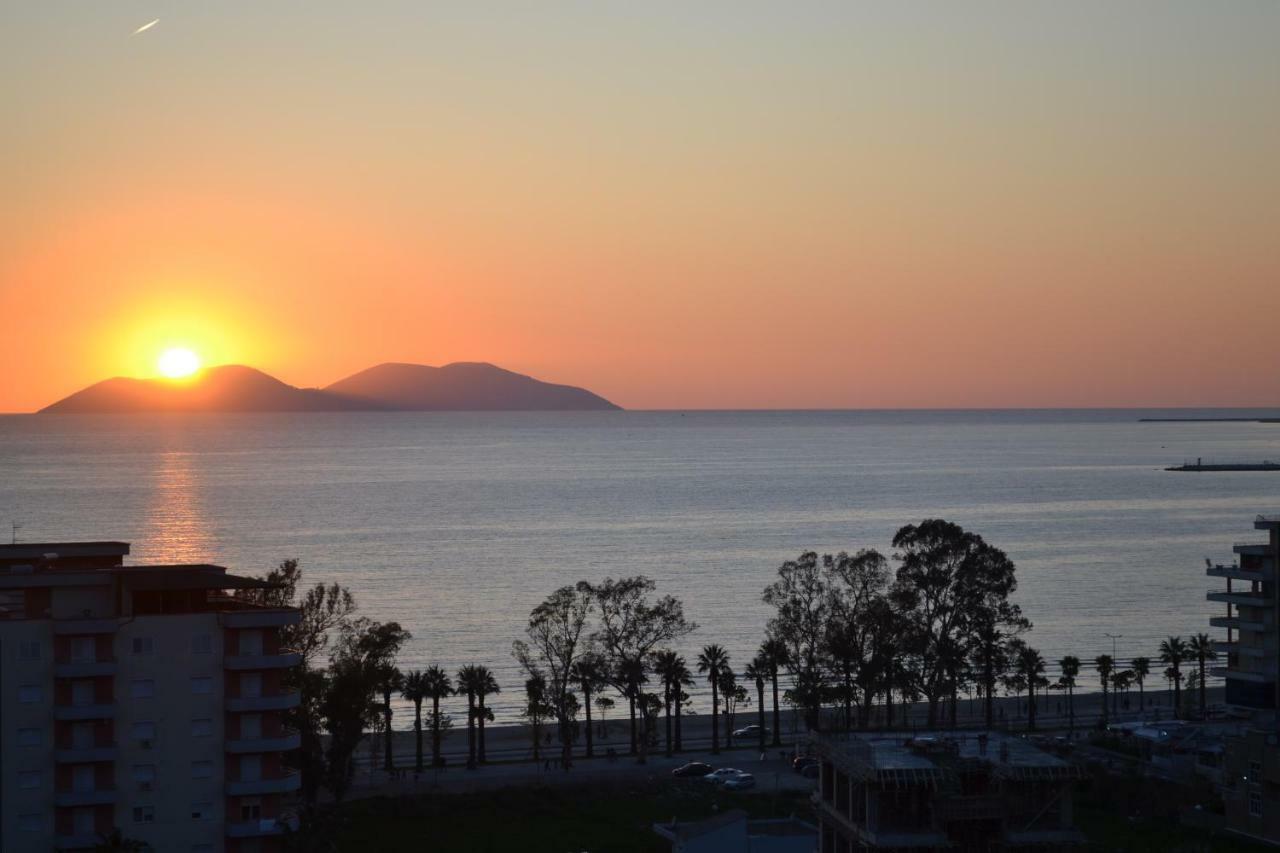 Seaview Bay Studio & Private Garage Vlorë Buitenkant foto